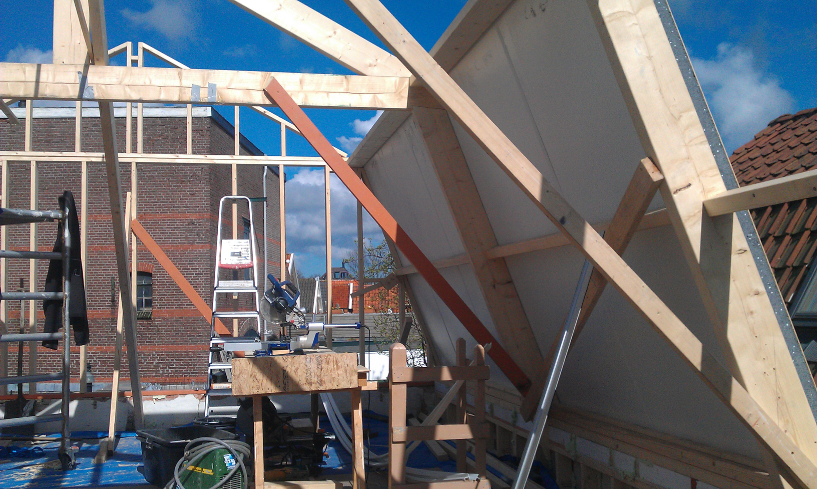 Kap renovatie Texel aangenomen door Marangos Houtbouw, Apollo timmerwerk en HS Werken